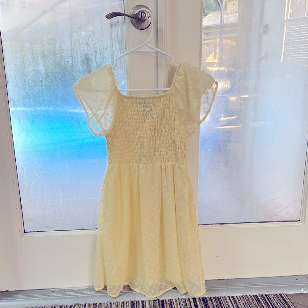 Xhilaration Light Yellow Kids Dress with Flutter Sleeves